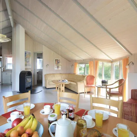 Ferienhaus Five-bedroom Holiday In Gross Mohrdorf
