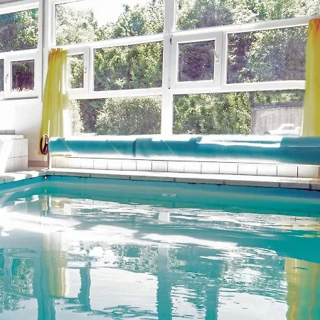 Five-bedroom Holiday In Ferienhaus *