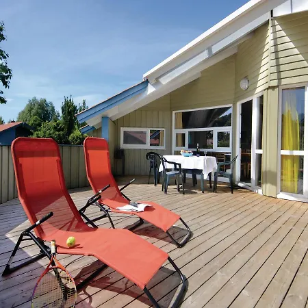 Five-bedroom Holiday In Gross Mohrdorf