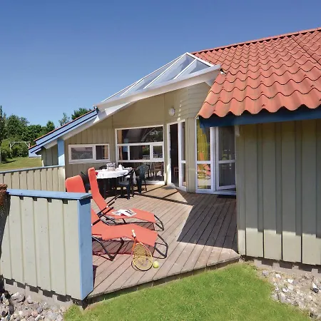 Five-bedroom Holiday In Ferienhaus *